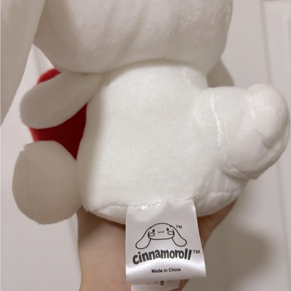Cinnamoroll Valentines (8 IN”) Edition Plushie ❤️ NWT - Picture 6 of 6
